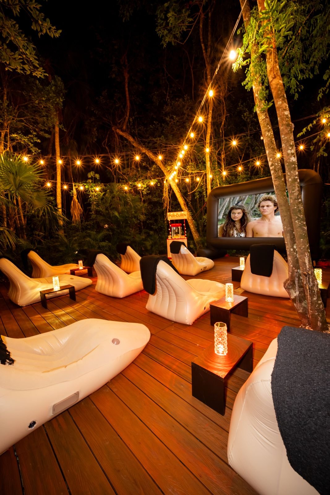 Cine en selva maya Tulum - Sunset Cinema México experiencia cinematográfica premium